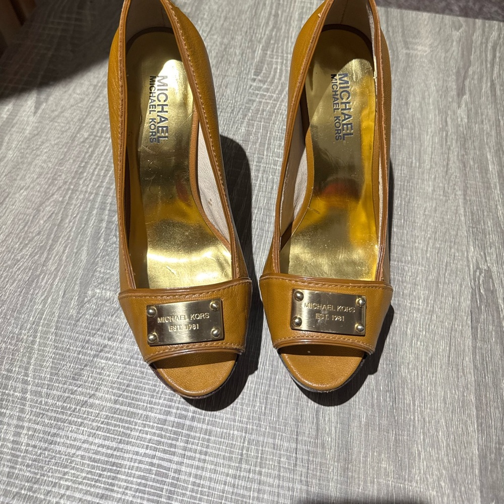 Michael Kors Gold and Tan Peep-Toe Heels - Picture 2 of 4